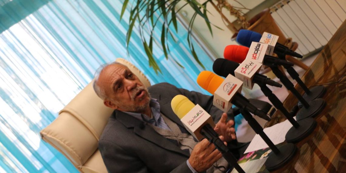 تولید گل مصنوعی با شیوه خاص برای اولین بار در کشور آغاز شد